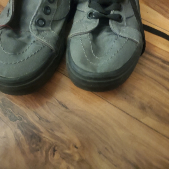 Vans - Picture 4 of 7